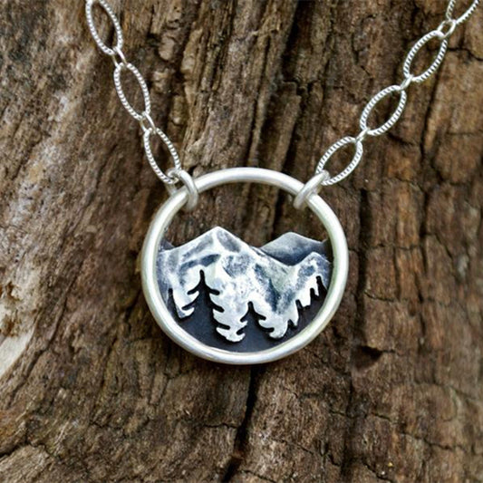 Romantic Silver Necklace for Special Moments