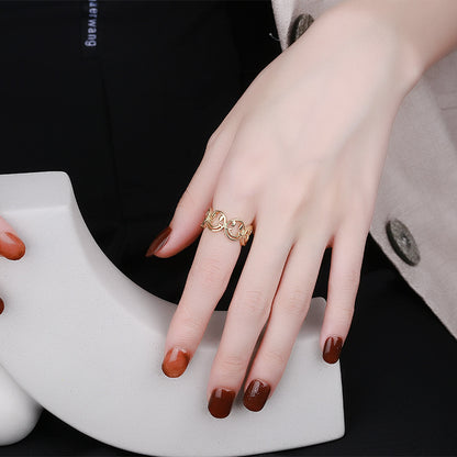 Classic Silver Ring with Timeless Appeal