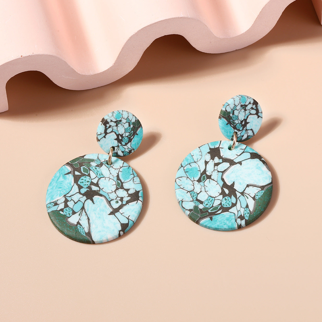 Charming Earring for Any Occasion