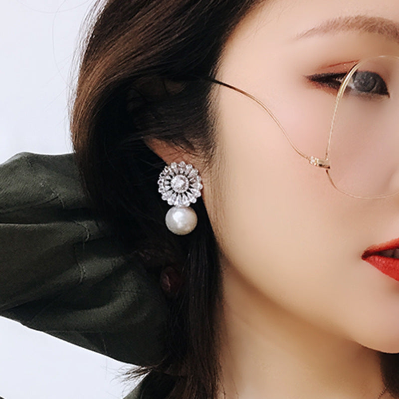 Charming Pearl Earring for Any Occasion