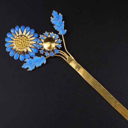 Charming Gold Piece for Any Occasion