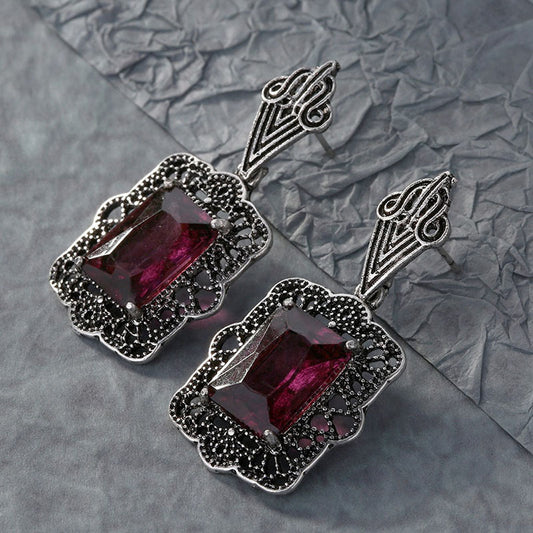 Charming Earring for Any Occasion