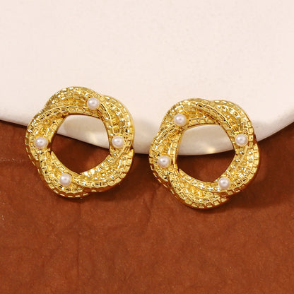 Charming Earring for Any Occasion