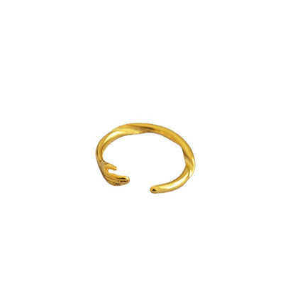 Classic Gold Ring with Timeless Appeal