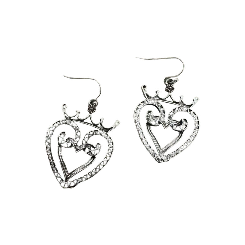 Charming Earring for Any Occasion