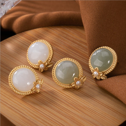 Romantic Gold Earring for Special Moments