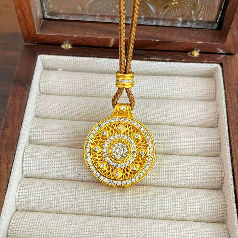Charming Piece for Any Occasion