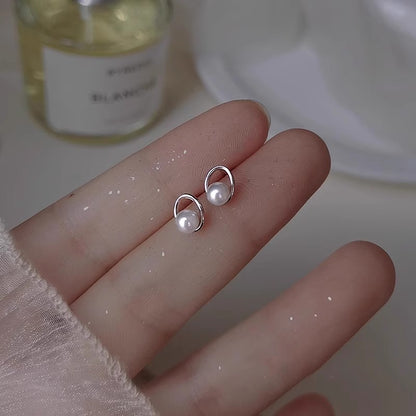 Beautiful Pearl Earring with Unique Style