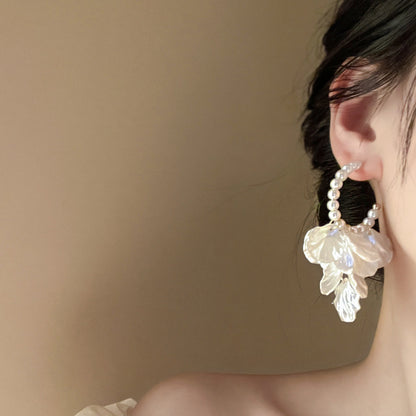 Classic Pearl Earring with Timeless Appeal