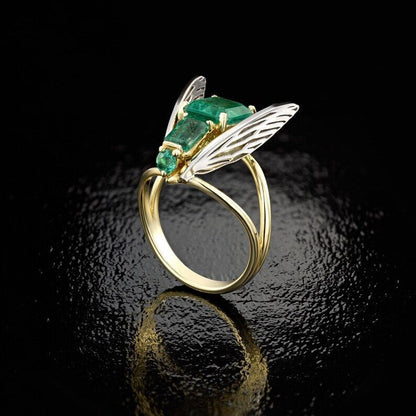 Classic Gold Ring with Timeless Appeal