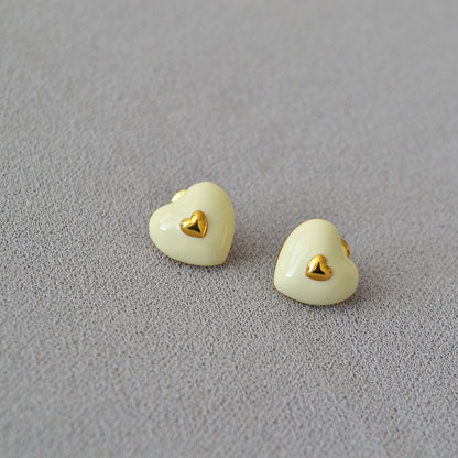 Charming Gold Earring for Any Occasion