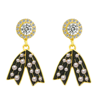 Beautiful Pearl Earring with Unique Style