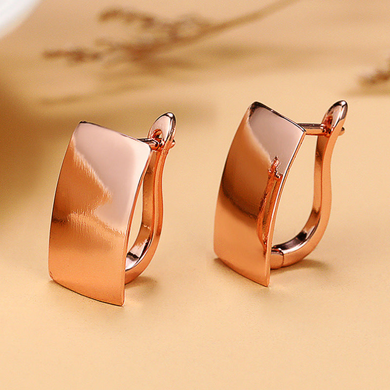Elegant Gold Earring for Every Occasion