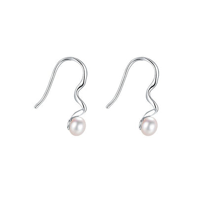 Romantic Pearl Earring for Special Moments
