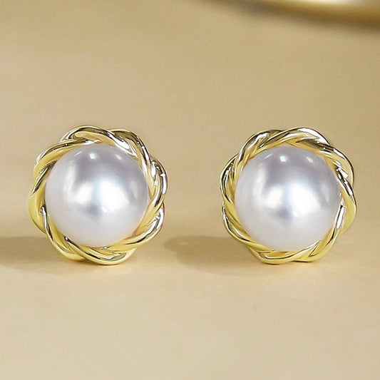 Romantic Pearl Earring for Special Moments