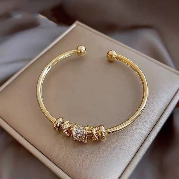Beautiful Bracelet with Unique Style