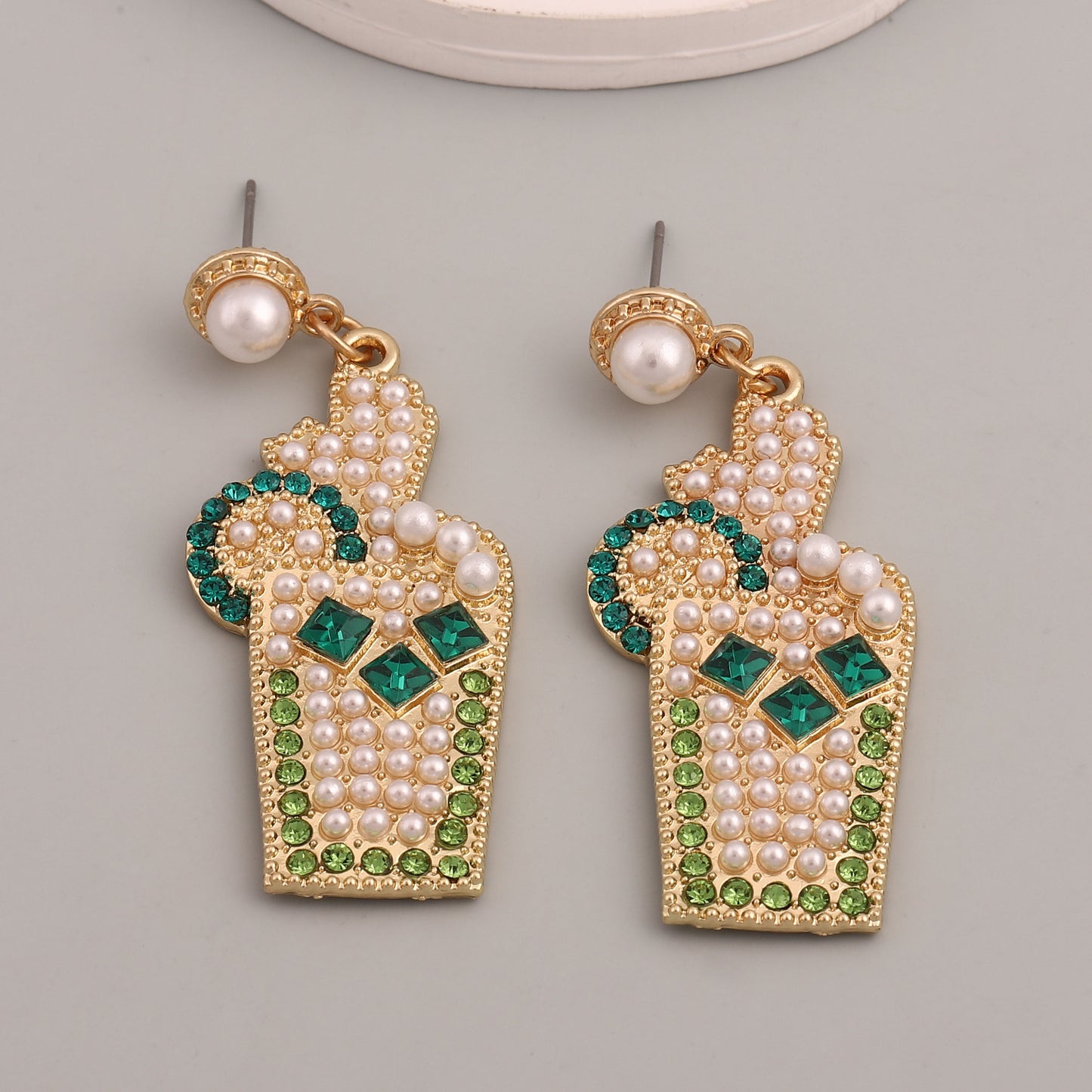 Beautiful Pearl Earring with Unique Style