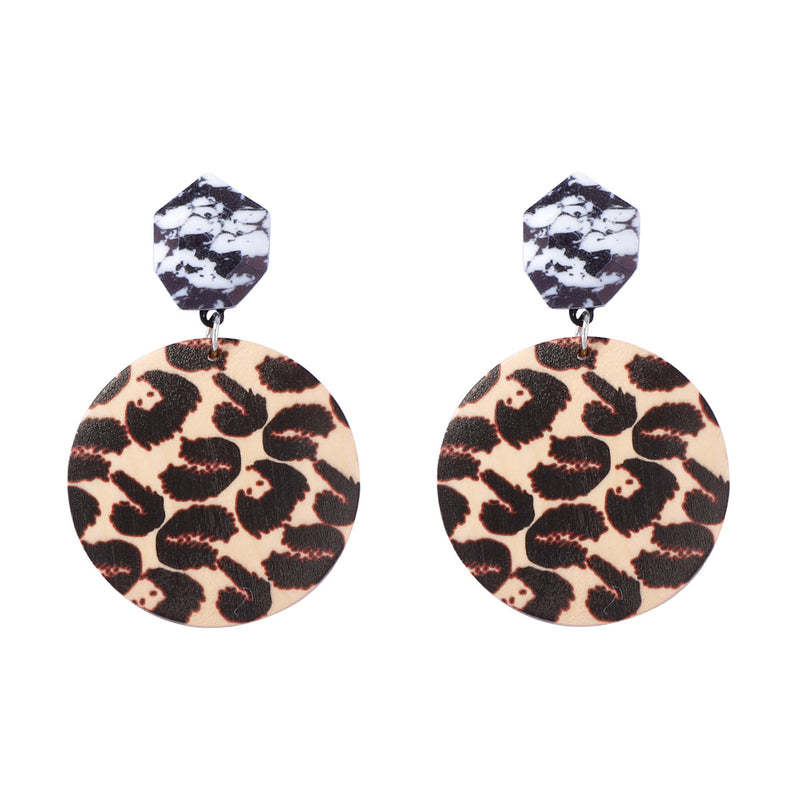 Charming Earring for Any Occasion