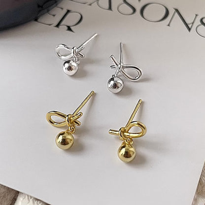 Romantic Gold Earring for Special Moments