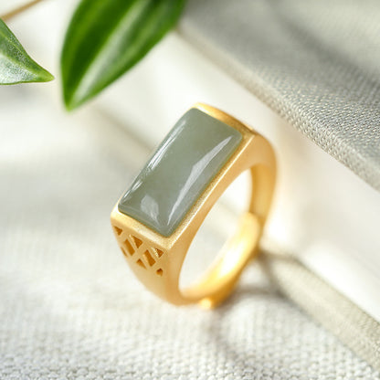 Classic Gold Ring with Timeless Appeal