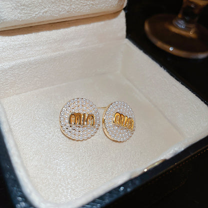 Charming Pearl Earring for Any Occasion