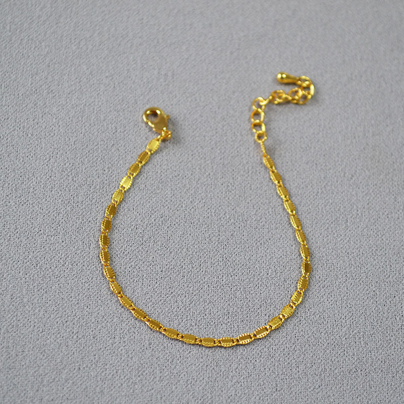 Stunning Gold Necklace for Daily Wear
