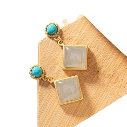 Charming Silver Earring for Any Occasion