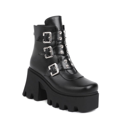 Graceful Orthopedic Boots for Modern Look