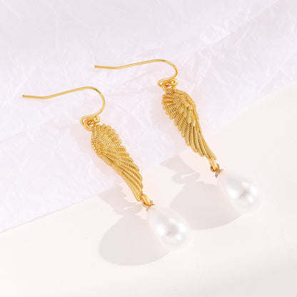 Charming Gold Earring for Any Occasion