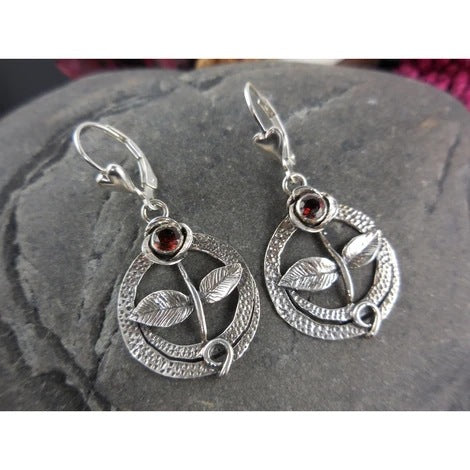 Charming Earring for Any Occasion