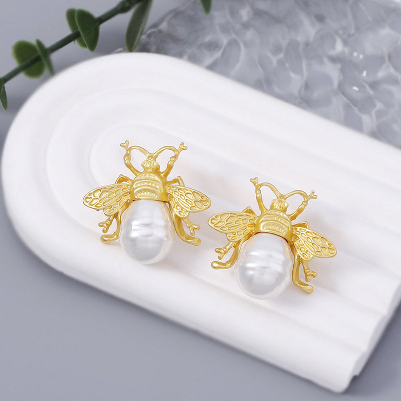 Beautiful Pearl Earring with Unique Style