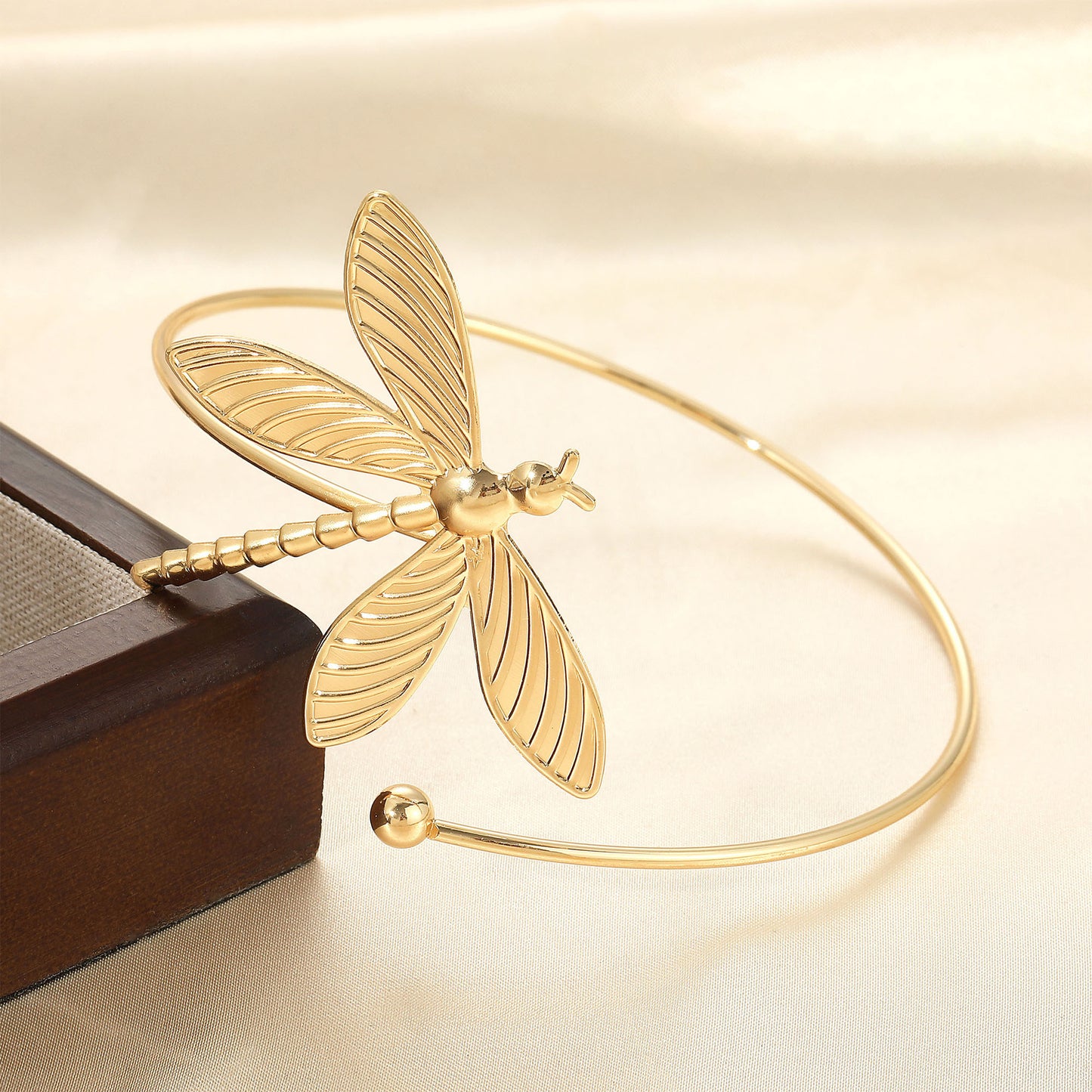 Charming Piece for Any Occasion