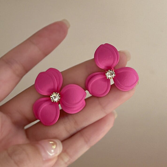 Charming Earring for Any Occasion