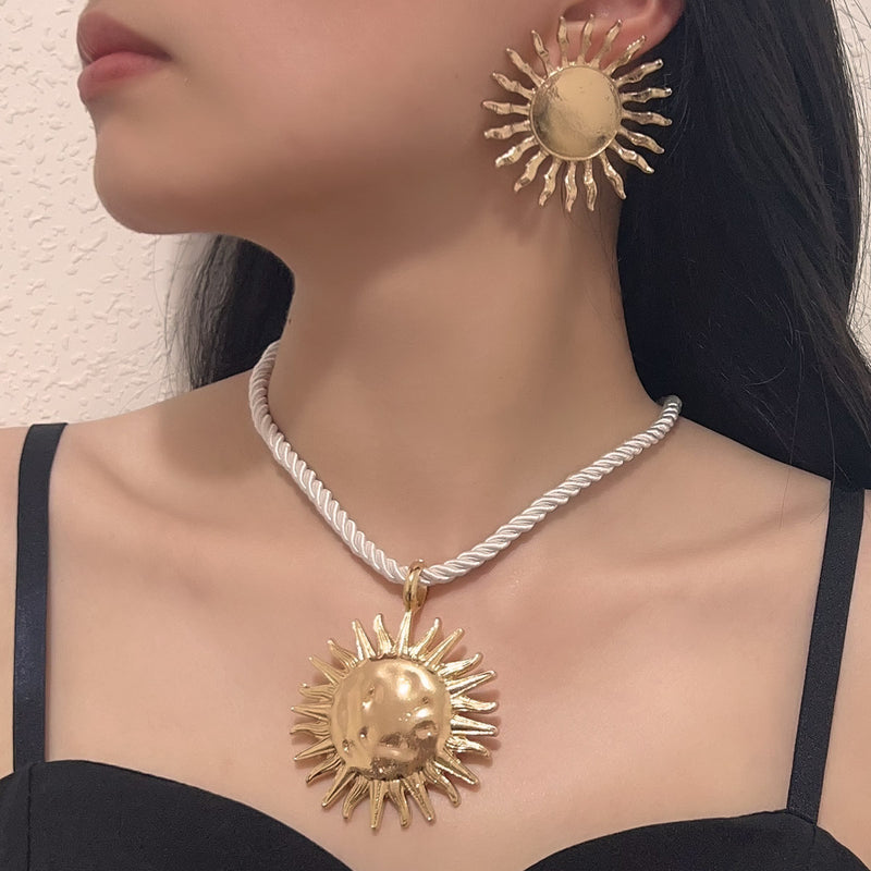 Stunning Necklace for Daily Wear