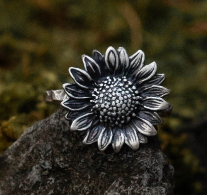 Stunning Ring for Daily Wear