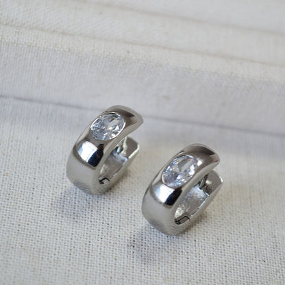 Classic Gold Earring with Timeless Appeal
