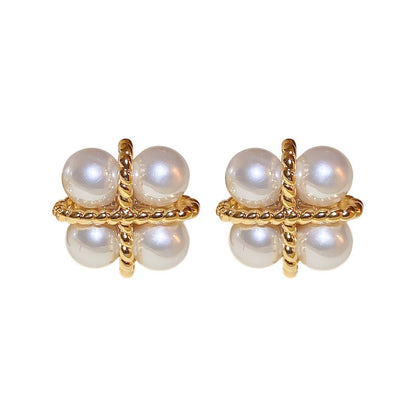 Charming Pearl Earring for Any Occasion