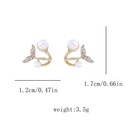 Romantic Gold Earring for Special Moments