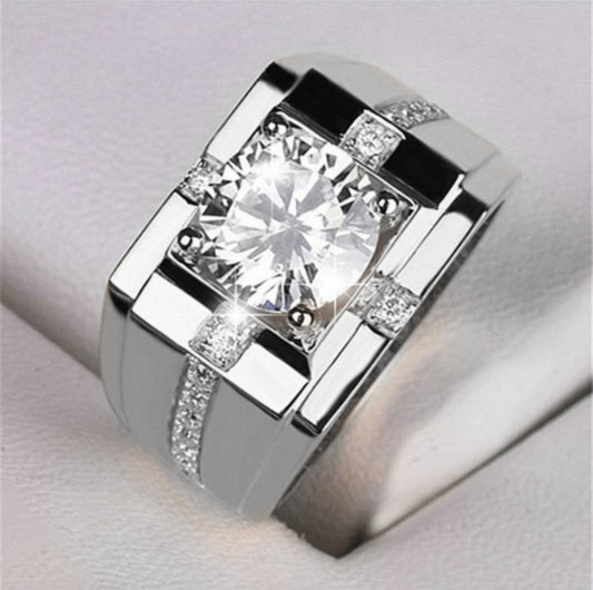 Classic Silver Ring with Timeless Appeal