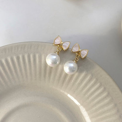 Romantic Pearl Earring for Special Moments