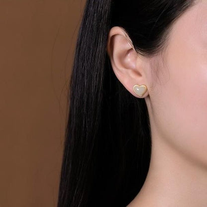 Romantic Gold Earring for Special Moments