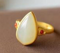 Charming Gold Ring for Any Occasion