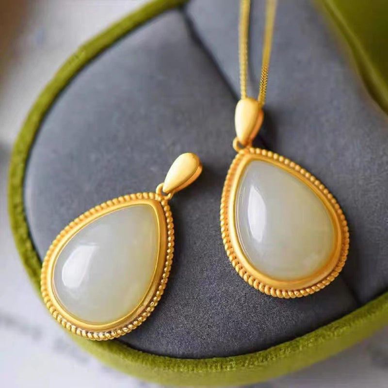 Charming Gold Necklace for Any Occasion