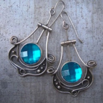 Charming Earring for Any Occasion