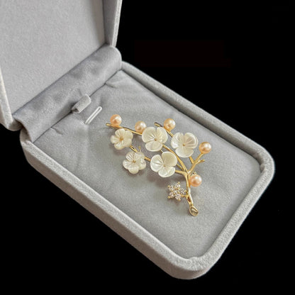Charming Pearl Piece for Any Occasion