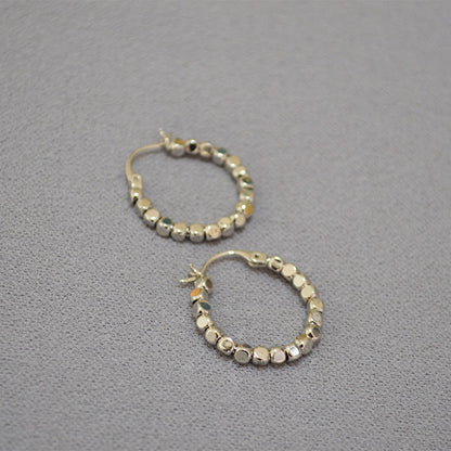 Charming Gold Earring for Any Occasion
