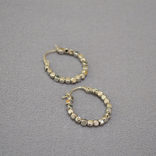 Charming Gold Earring for Any Occasion