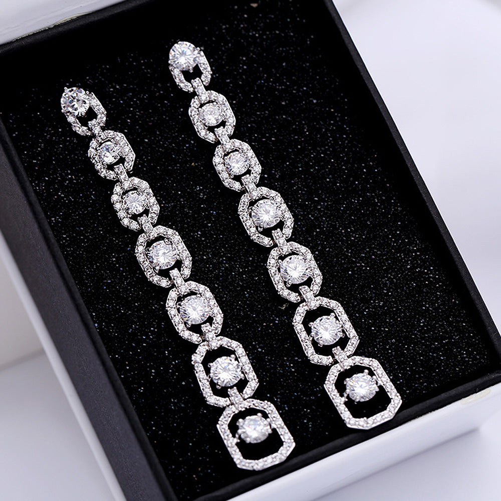 Charming Earring for Any Occasion