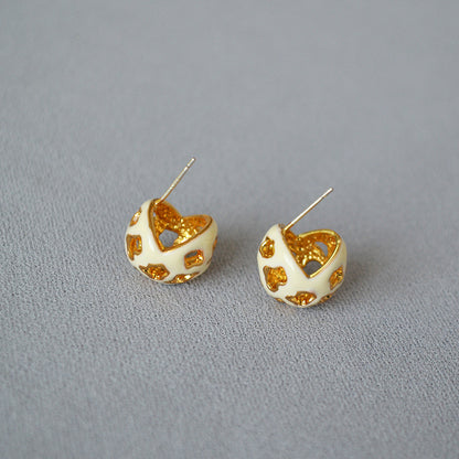 Classic Earring with Timeless Appeal