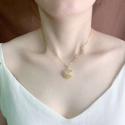 Charming Silver Necklace for Any Occasion